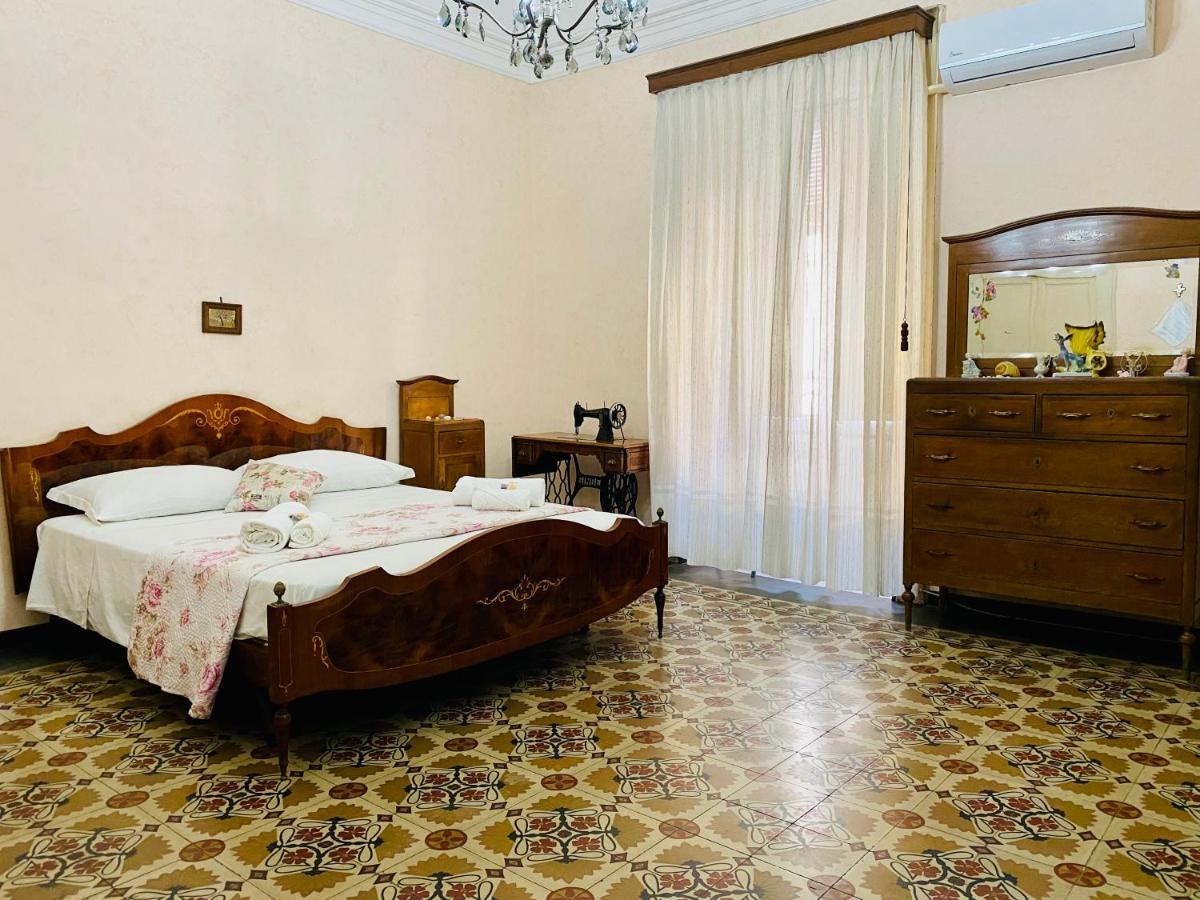 Апартаменти Zu Pippo'S House Катанія Екстер'єр фото